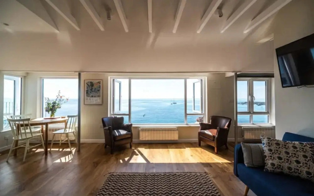 3 Beach Way House