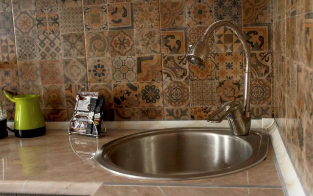 Guest House on Gia Abesadze Street