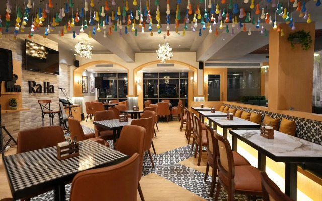 Hotel Golden Nest - Thane