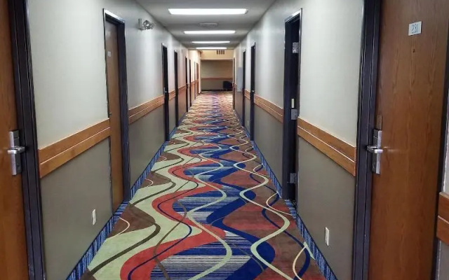 Apple Tree Inn and Suites