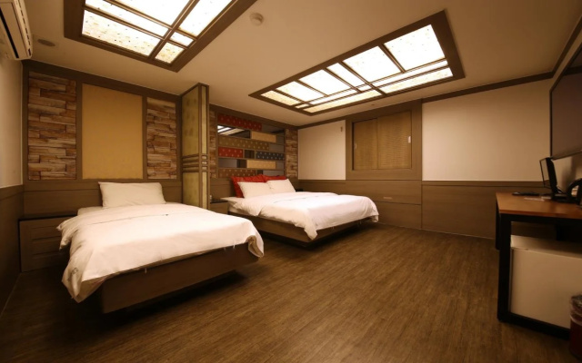Valentine Hotel