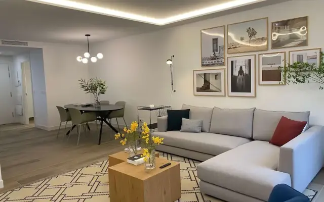 w Bright 2BR w Sunny Terrace in Chueca
