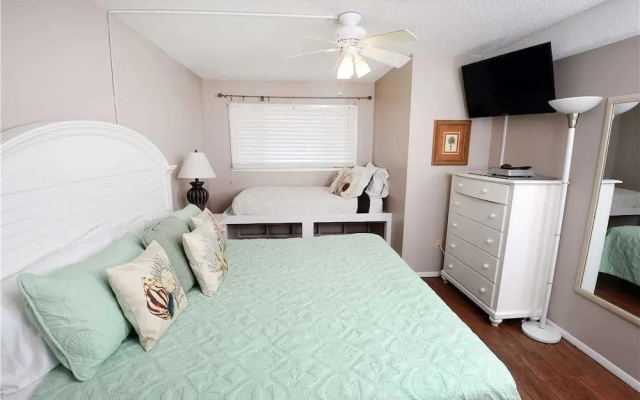 Summit 828 - One Bedroom Condo