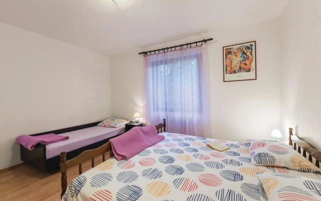 Nice Home in Medulin With Wifi and 2 Bedrooms