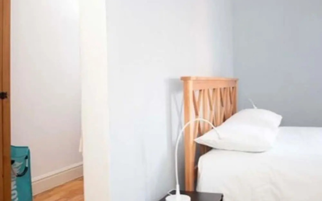 Pleasant Holiday Home in Gloucester Near Cathedral