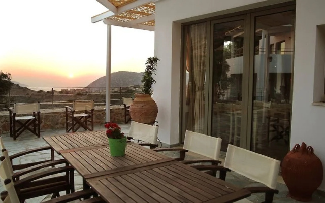Mourtzanakis Residence