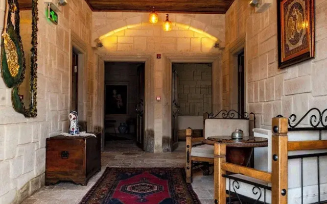 Megaron Cave Hotel