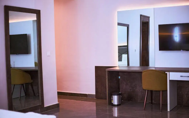 Saint Tropez Hotel and Suites