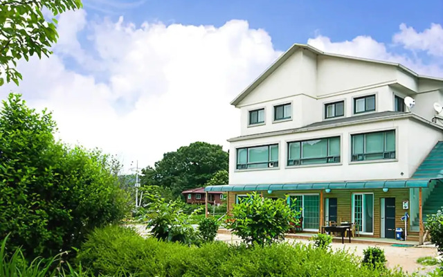 Yangpyeong Clear Water Pension