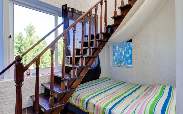 6 Centeanes Clifftop Apartment sea Views and st