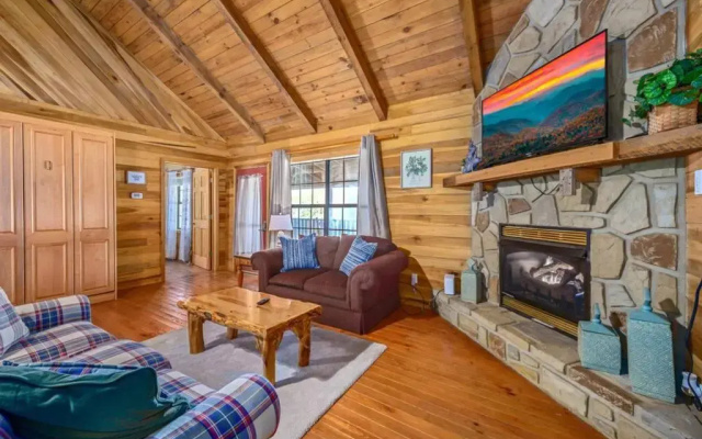 Beautiful View Log Cabin Fireplace Hot Tub Arcade Pool Fishing