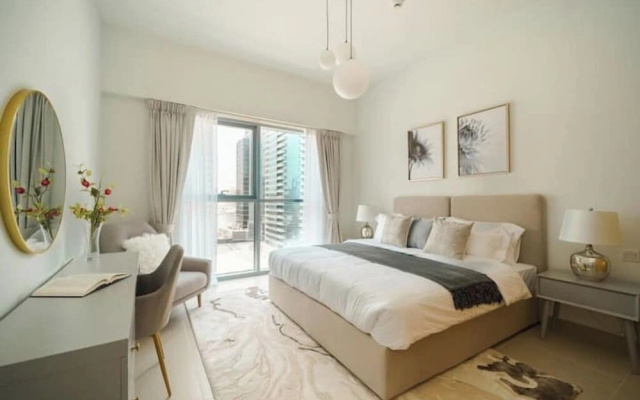 Vogue | Downtown near Dubai Mall | Burj Khalifa