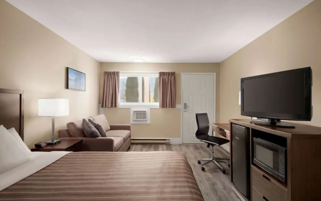 Travelodge Salmon Arm BC