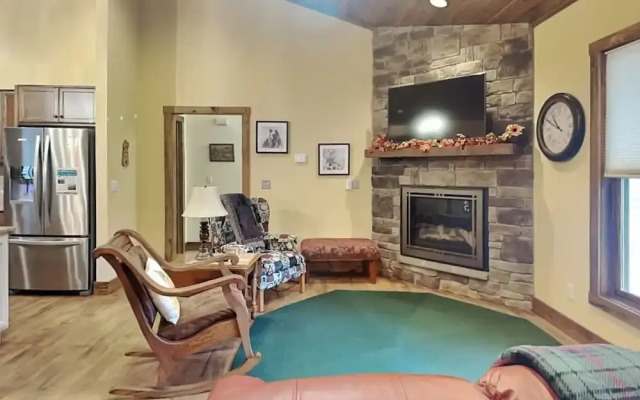 Buzzy Bee Lodge
