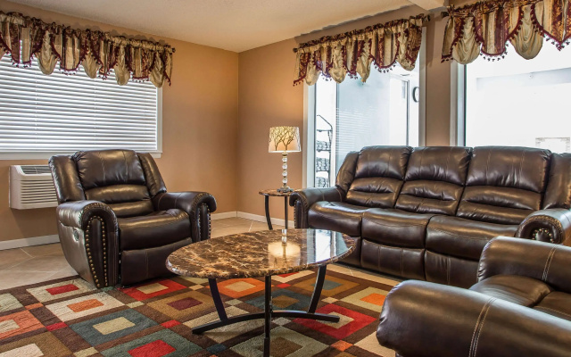 Quality Inn & Suites West Bend