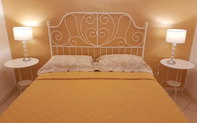 Leonardo Apartment