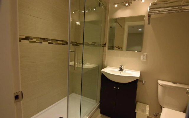 The Lion Inn & Suites