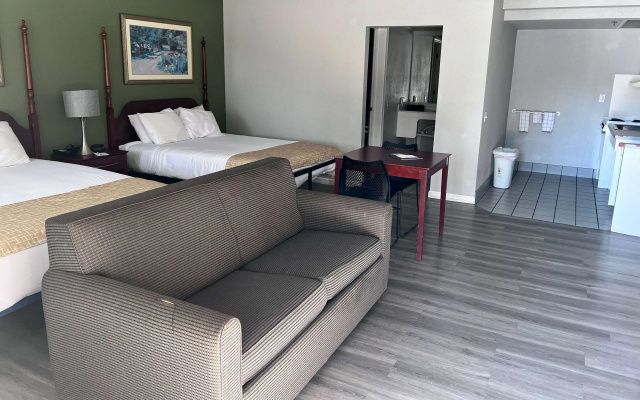 Travelodge by Wyndham Redding CA