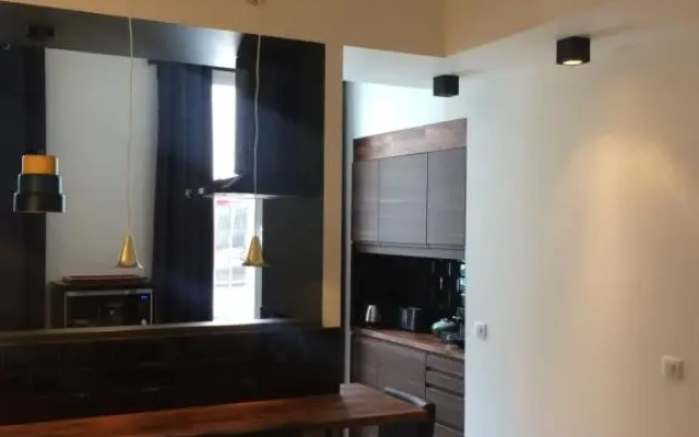 La Suite 48