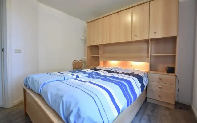 Alluring Holiday Home in Reutum-Weerselo with Hot Tub