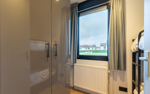 Holiday Home in South Holland With Shared Pool