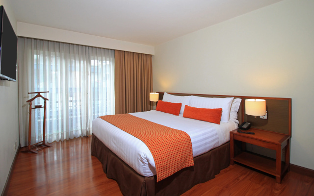 Отель Windsor House Inn By Geh Suites