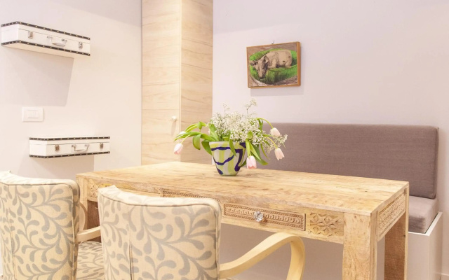 Sweet Suite Flora in Vouliagmeni