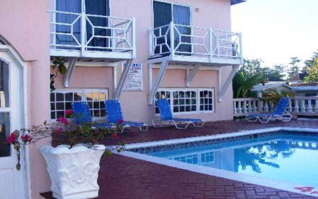 Отель Shields Negril Villas LTD вид на фасад