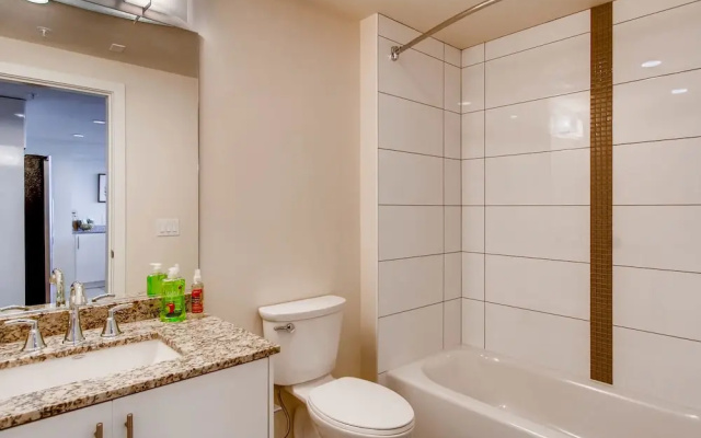Beautiful 3 Bedroom Luxury Bldg