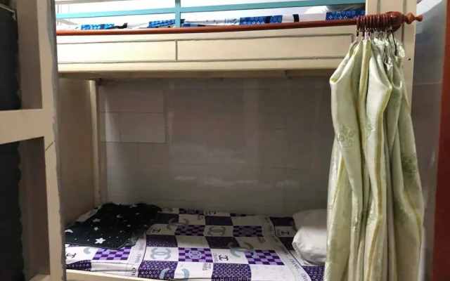 Kat Hotel