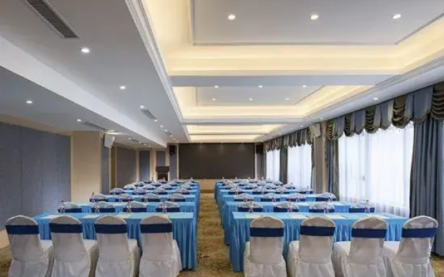 Vienna International Hotel (Xishui Xiwangcheng Times Plaza)