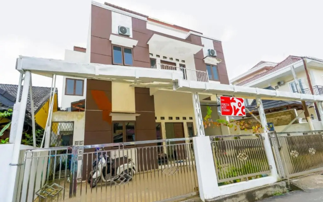 OYO 90595 Ferezsa Kost Syariah