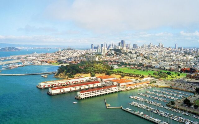 Howard Johnson by Wyndham San Francisco Marina District 2