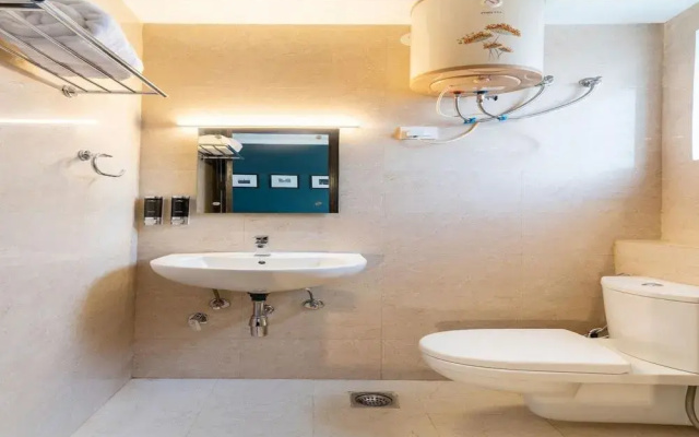 OYO Townhouse 180 Sant Regency
