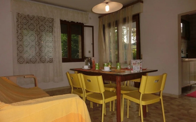Villa With Garden Parking and AC
