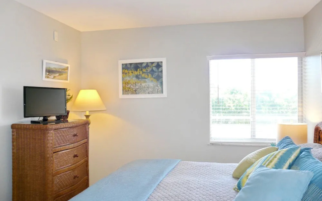 Idyllic Inland Condo With Pool and Beach Access