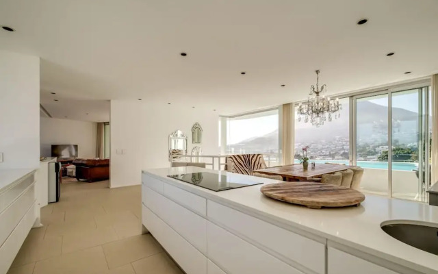Six Bedroom Holiday Villa on Three Levels w Pool Silvertree