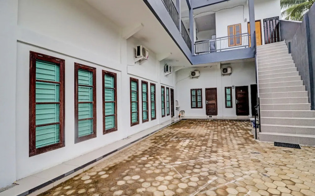 OYO 92057 Reny Kost Syariah