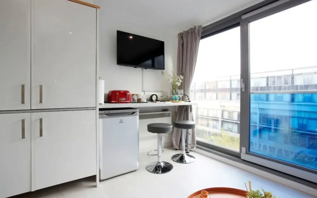 1 Bedroom Apartment, Leeds Stunning & Cosy Find!