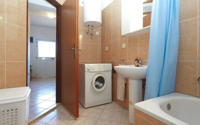 Apartment 1858
