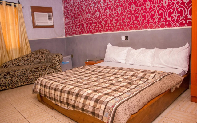 Duckland Hotel and Suites Ltd