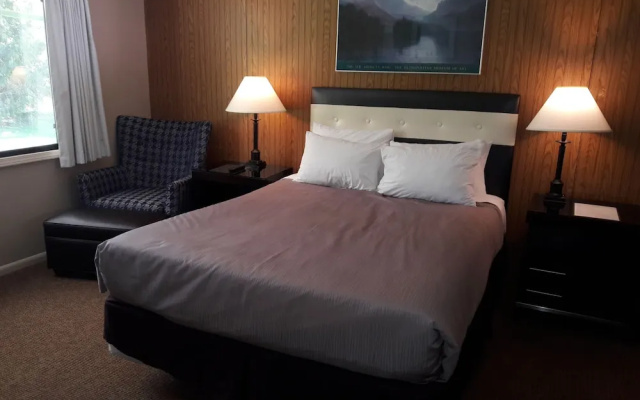 Monroe Motel