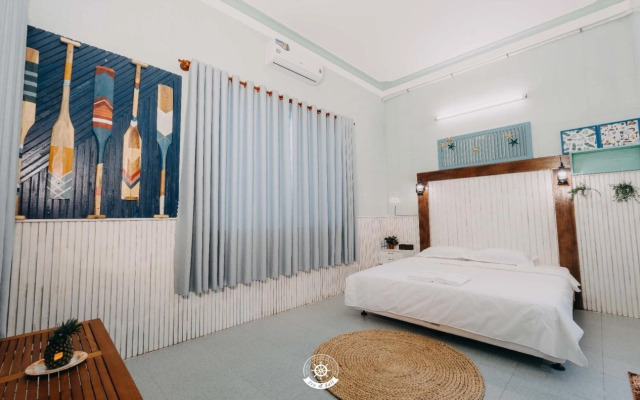 Sea & Sail Hostel
