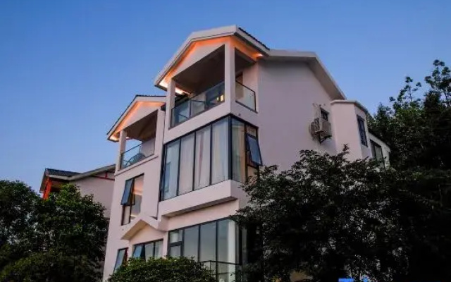Zhangjiajie Relian Xishu Swimming Pool Courtyard-Style Hotel
