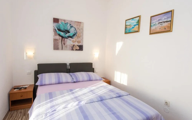 A4 Cozy Apartment w big Garden, Balcony & Grill