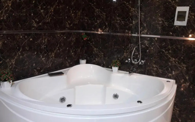 APART-HOTEL DIAMANTE 1er piso - 3 HABITACIONES - TACNA