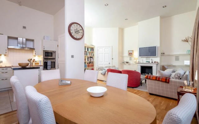 Majestic Apartment in Elie House