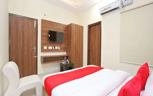 OYO 15975 Hotel 365