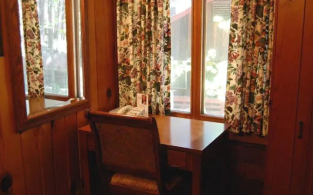 RedAwning Cabin #27 Raccoon Hollow