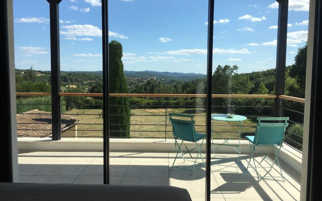 Gorgeous Mansion for 6 in Barjac